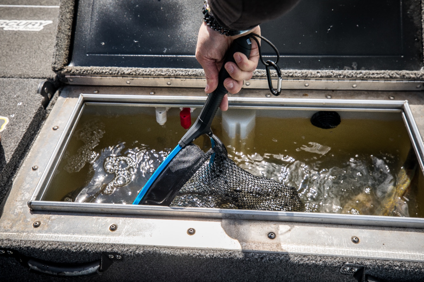 Floating Livewell and Bait Net
